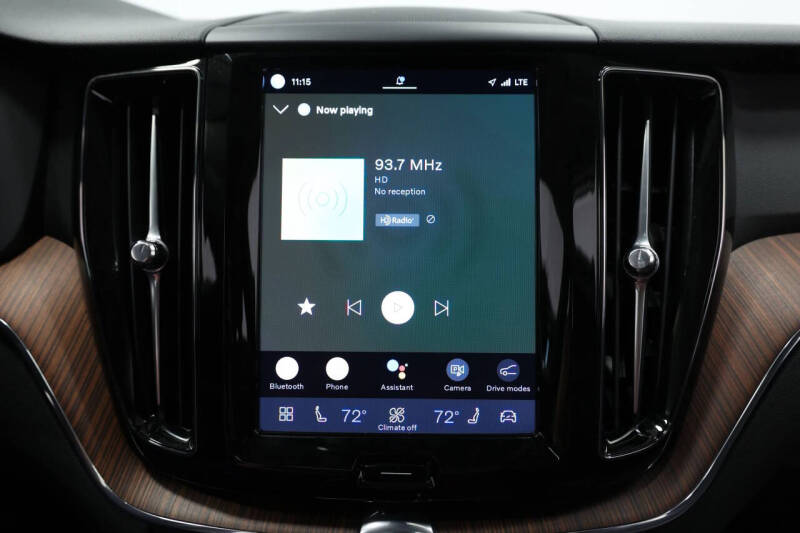 2024 Volvo XC60 B5 Plus Dark Theme