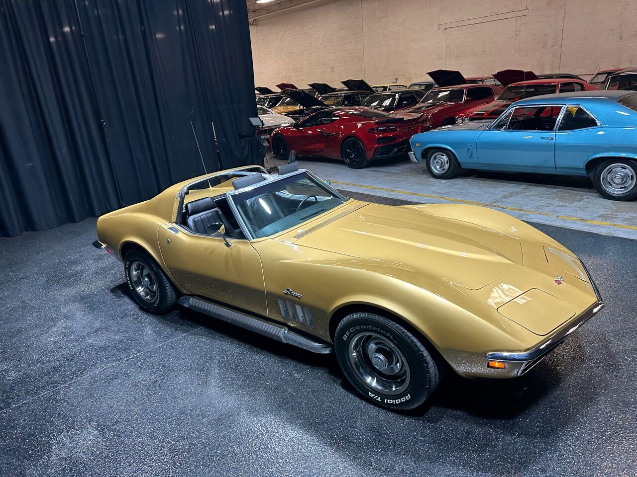 1969 Chevrolet Corvette 38