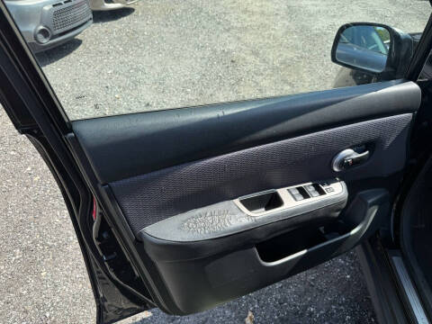 2009 Nissan Versa 1.8 SL