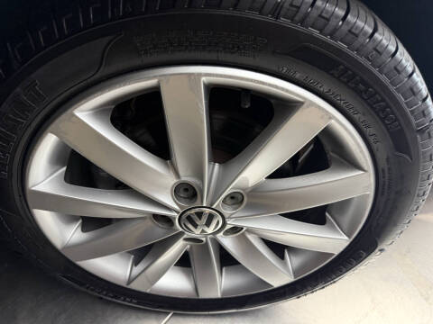 2011 Volkswagen Jetta SportWagen SE PZEV