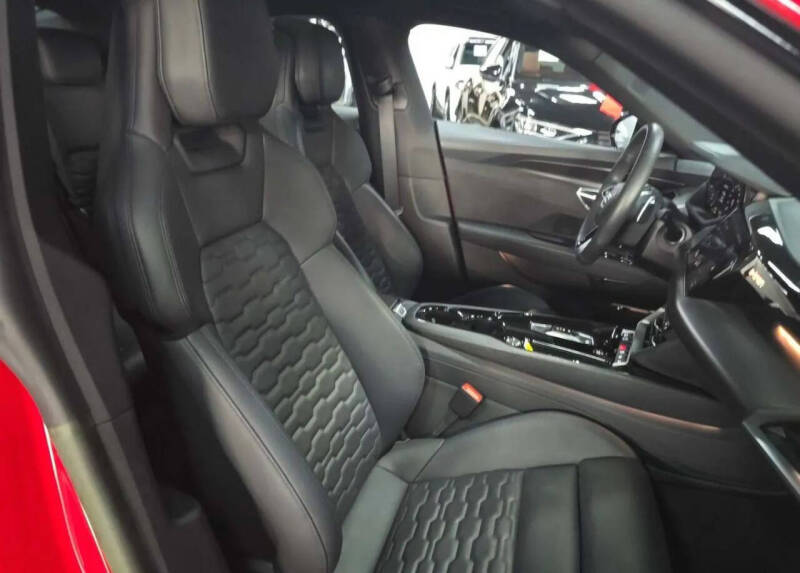 2023 Audi e-tron GT quattro Prestige