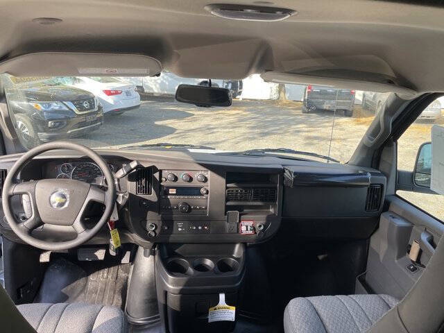 2025 Chevrolet Express 2500