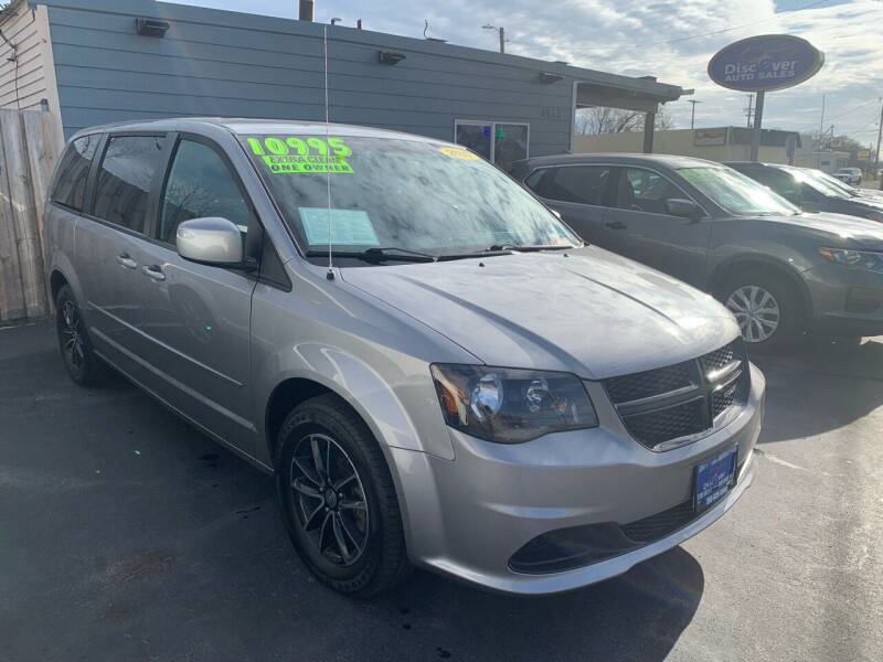 2017 Dodge Grand Caravan for sale at DISCOVER AUTO SALES in Racine WI