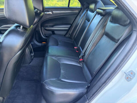 2011 Chrysler 300 Limited