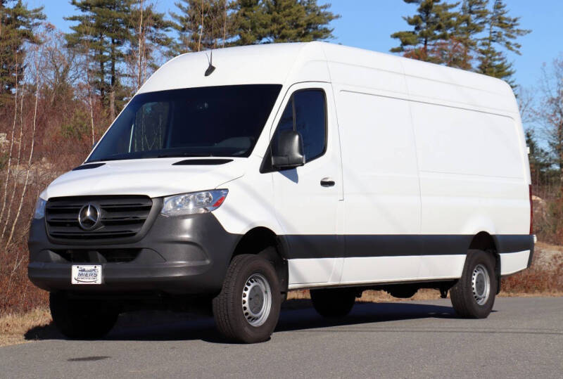2020 Mercedes-Benz Sprinter Cargo Van Base's photo