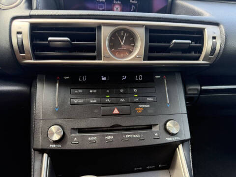 2016 Lexus IS 200t