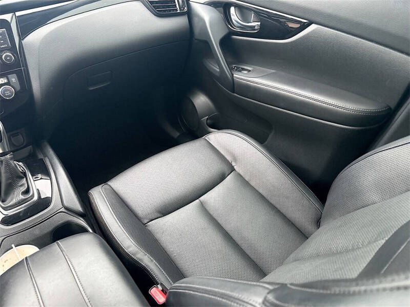 2022 Nissan Rogue Sport SL