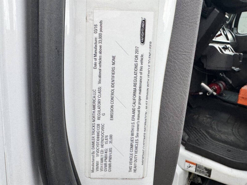 2017 Freightliner M2 106