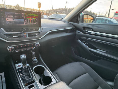 2023 Nissan Altima 2.5 SV