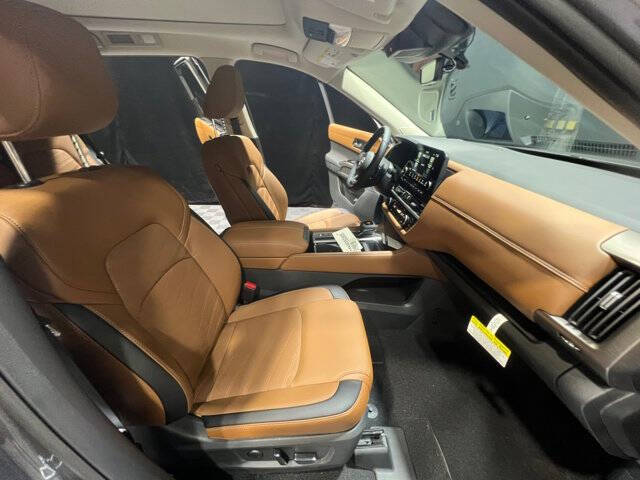 2025 Nissan Pathfinder Platinum