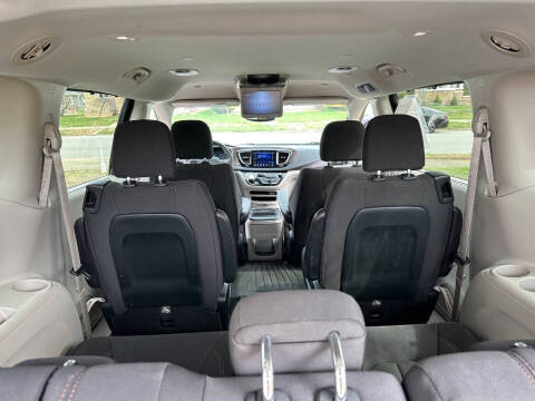 2017 Chrysler Pacifica Touring Plus