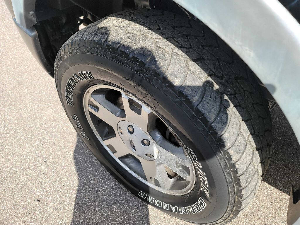 2004 Ford F-150 24