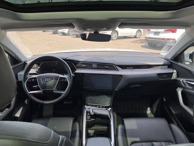 2024 Audi Q8 e-tron quattro Prestige