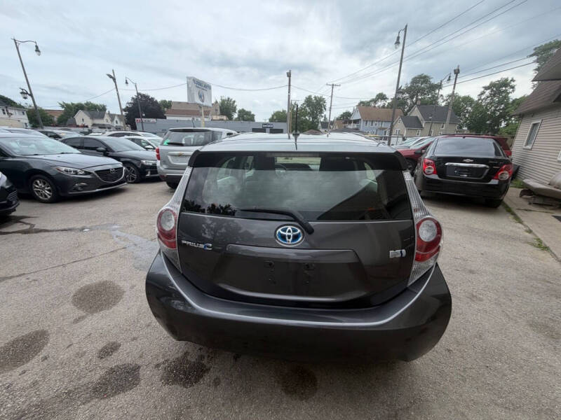 2014 Toyota Prius c One