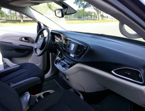 2017 Chrysler Pacifica LX