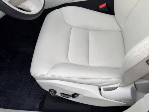 2023 Volvo XC90 B5 Plus Bright Theme