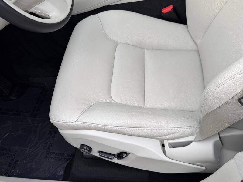 2023 Volvo XC90 B5 Plus Bright Theme