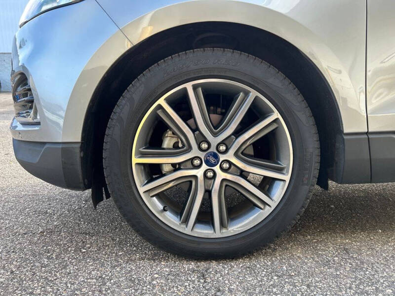 2020 Ford Edge Titanium