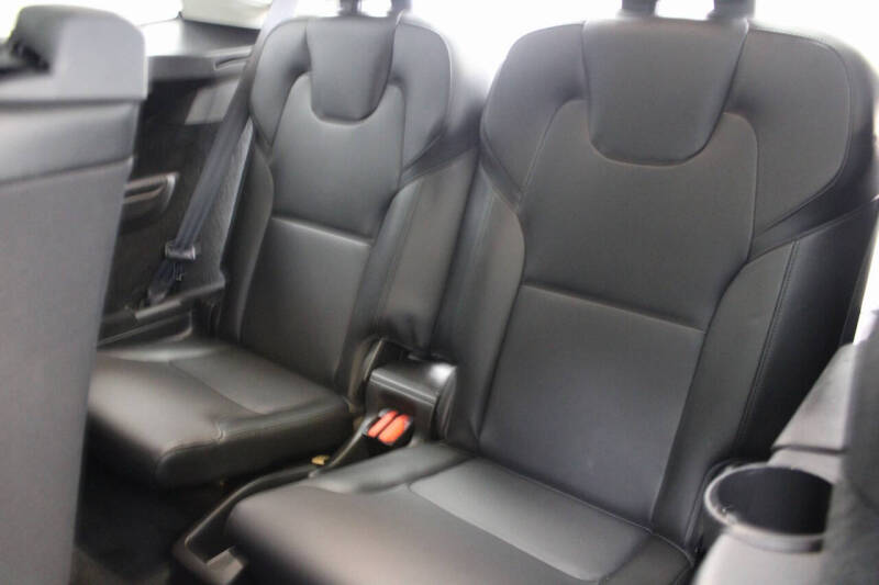 2020 Volvo XC90 T5 Momentum