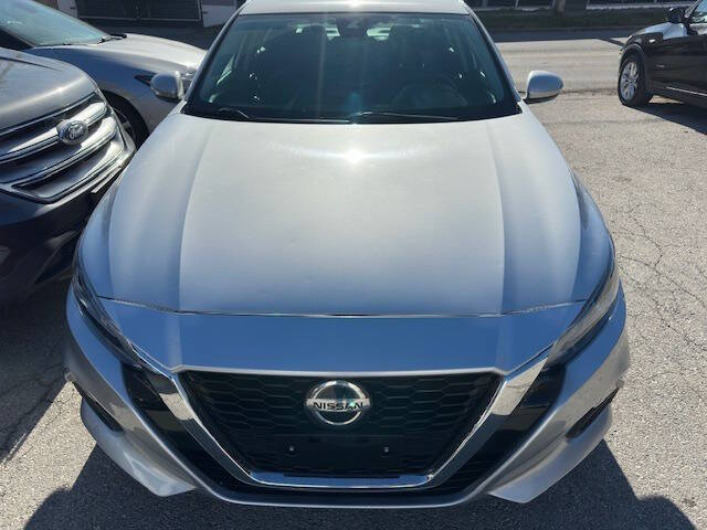 2021 Nissan Altima SV photo 3