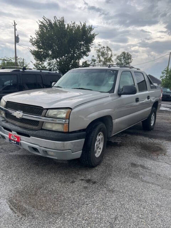 2006 Chevrolet Avalanche for sale at FREDY CARS FOR LESS in Houston TX