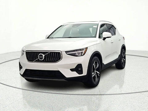 2023 Volvo XC40 B5 Plus Bright Theme