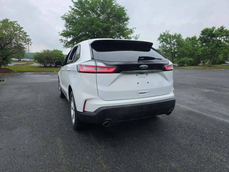 2020 Ford Edge SE