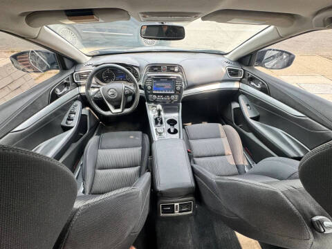 2017 Nissan Maxima