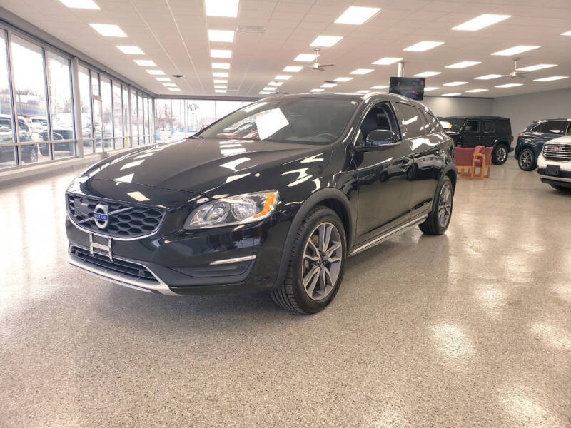 2017 Volvo V60 Base photo 3