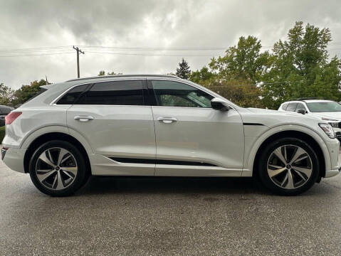 2024 Audi Q8 e-tron quattro Premium Plus