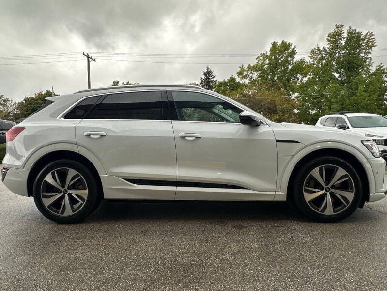 2024 Audi Q8 e-tron quattro Premium Plus
