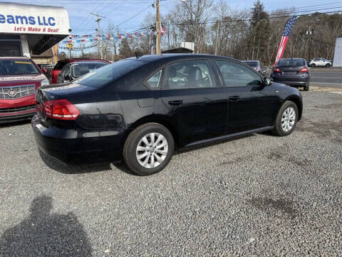 2014 Volkswagen Passat 1.8T S PZEV