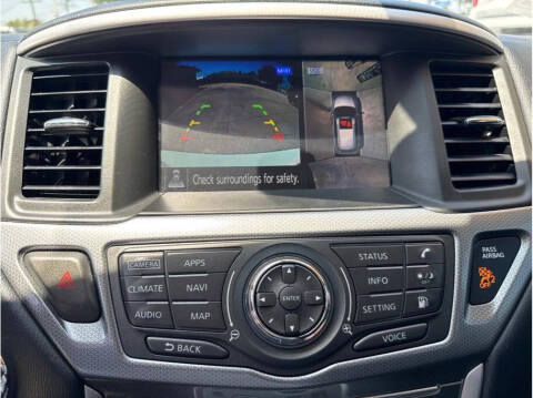 2020 Nissan Pathfinder SL