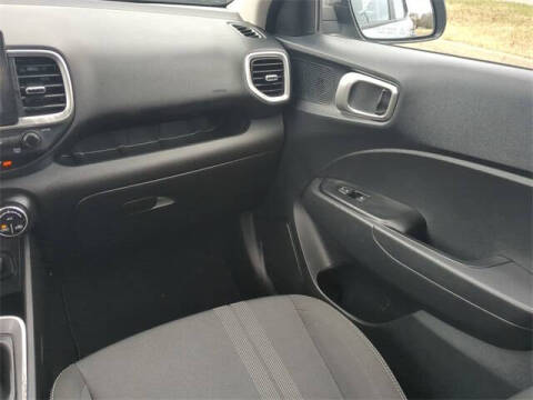 2022 Hyundai Venue SEL