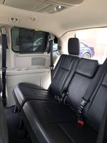 2013 Chrysler Town and Country Touring