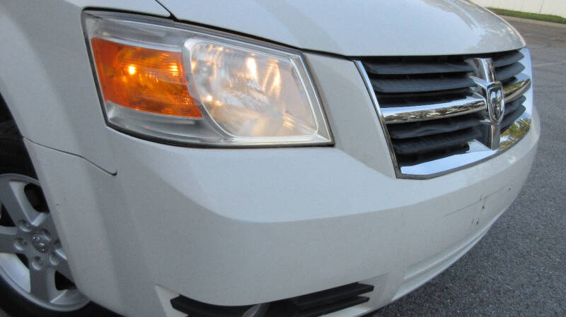 2010 Dodge Grand Caravan SXT photo 40