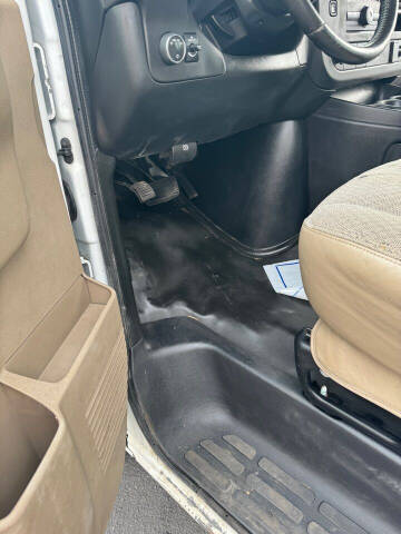 2017 GMC Savana 2500