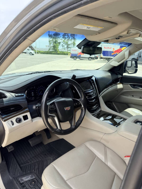 2019 Cadillac Escalade Luxury