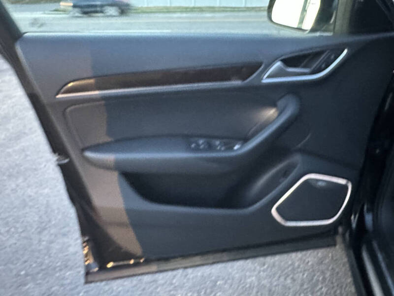 2016 Audi Q3 2.0T quattro Prestige