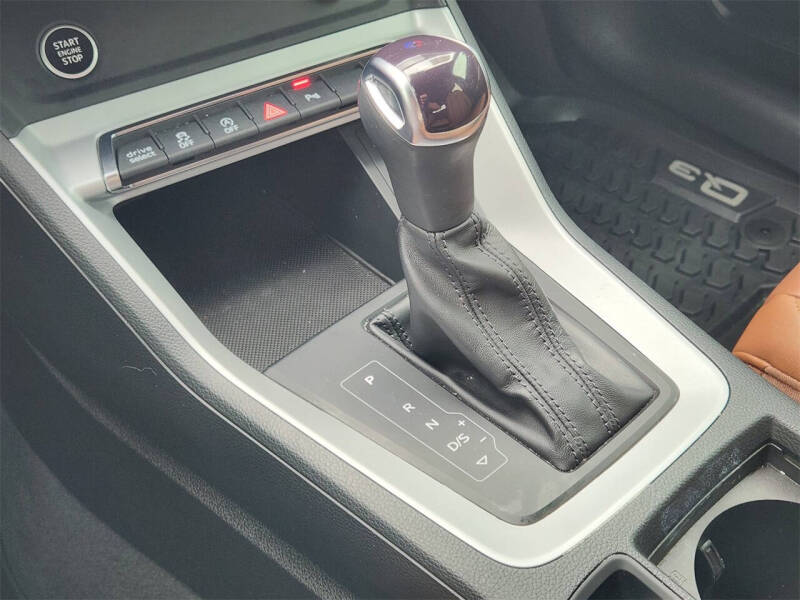 2022 Audi Q3 quattro S line Prem Plus 45 TFSI