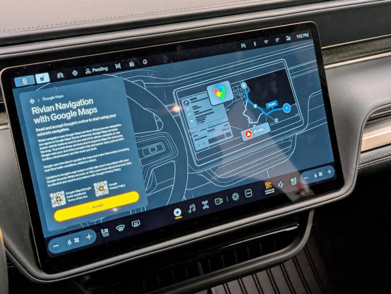 2025 Rivian R1S