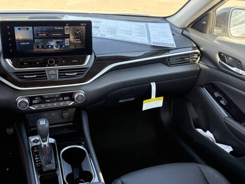 2025 Nissan Altima 2.5 SR