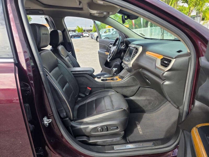 2017 GMC Acadia Denali