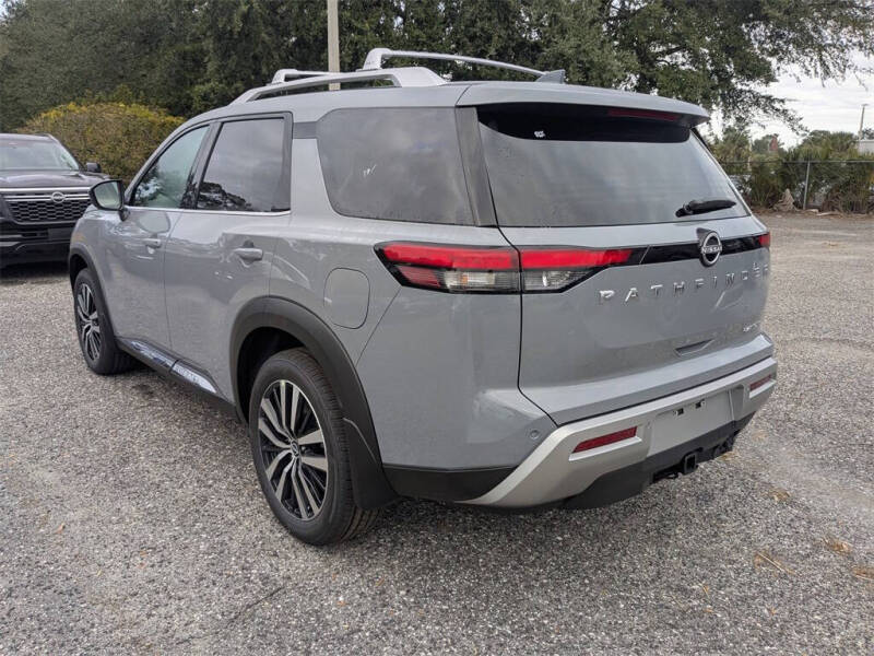 2025 Nissan Pathfinder Platinum