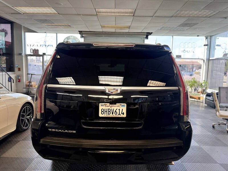 2019 Cadillac Escalade Platinum