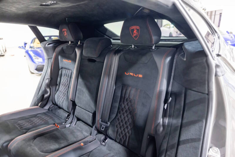 2023 Lamborghini Urus Performante