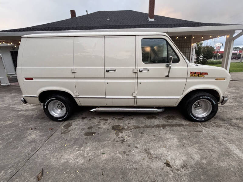 1989 Ford E-150 