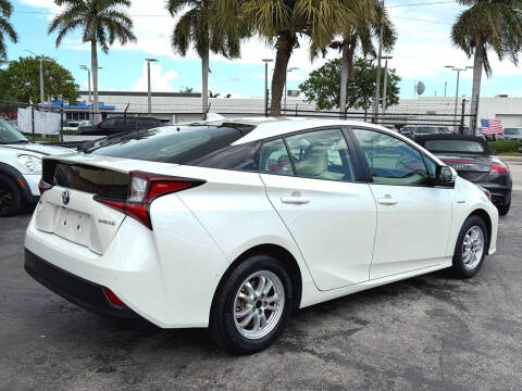 2020 Toyota Prius LE