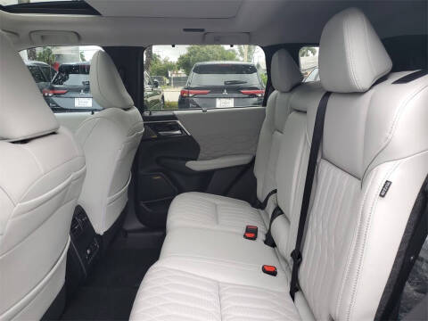 2025 Mitsubishi Outlander SEL Platinum Edition