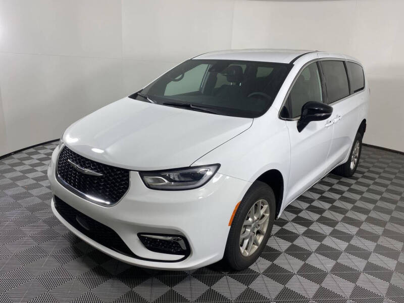 2024 Chrysler Pacifica Touring